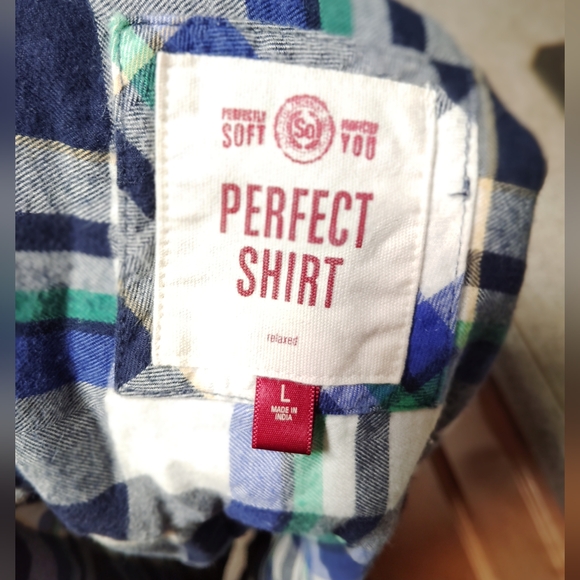 SO Perfect Plaid Flannel Shirt Relaxed Fit Long Sleeves - Picture 4 of 4